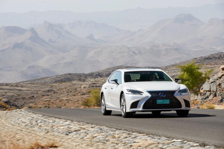  Lexus LS500h AWD 2017 года  (WW) (фото 11 из 40)
